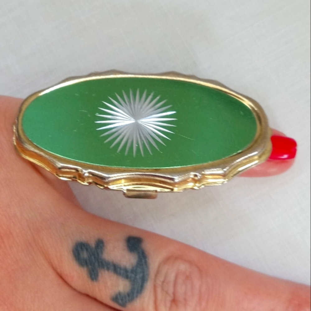 Vintage Mid Century Lipstick green atomic starburst Japan gold tone metal ring
